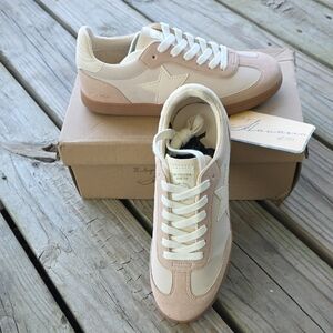 Vintage Havana Tiffany - Cream and Blush Low-Top Star Sneakers